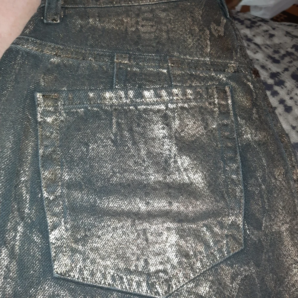 WE THE FREE CRVY Jeans Cropped Metallic Snakeskin Coated Black Gold NWOT… - Picture 7 of 10